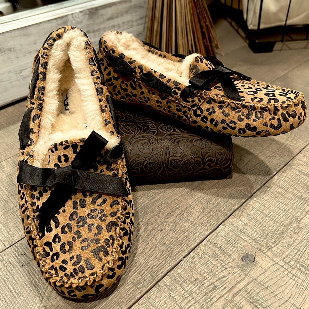 UGG Leopard Suede bow loafer!